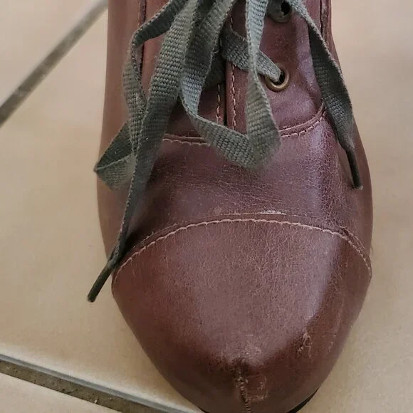 Restricted Brown Leather Lace-Up Oxford Heels – Size 9 - Picture 7 of 16